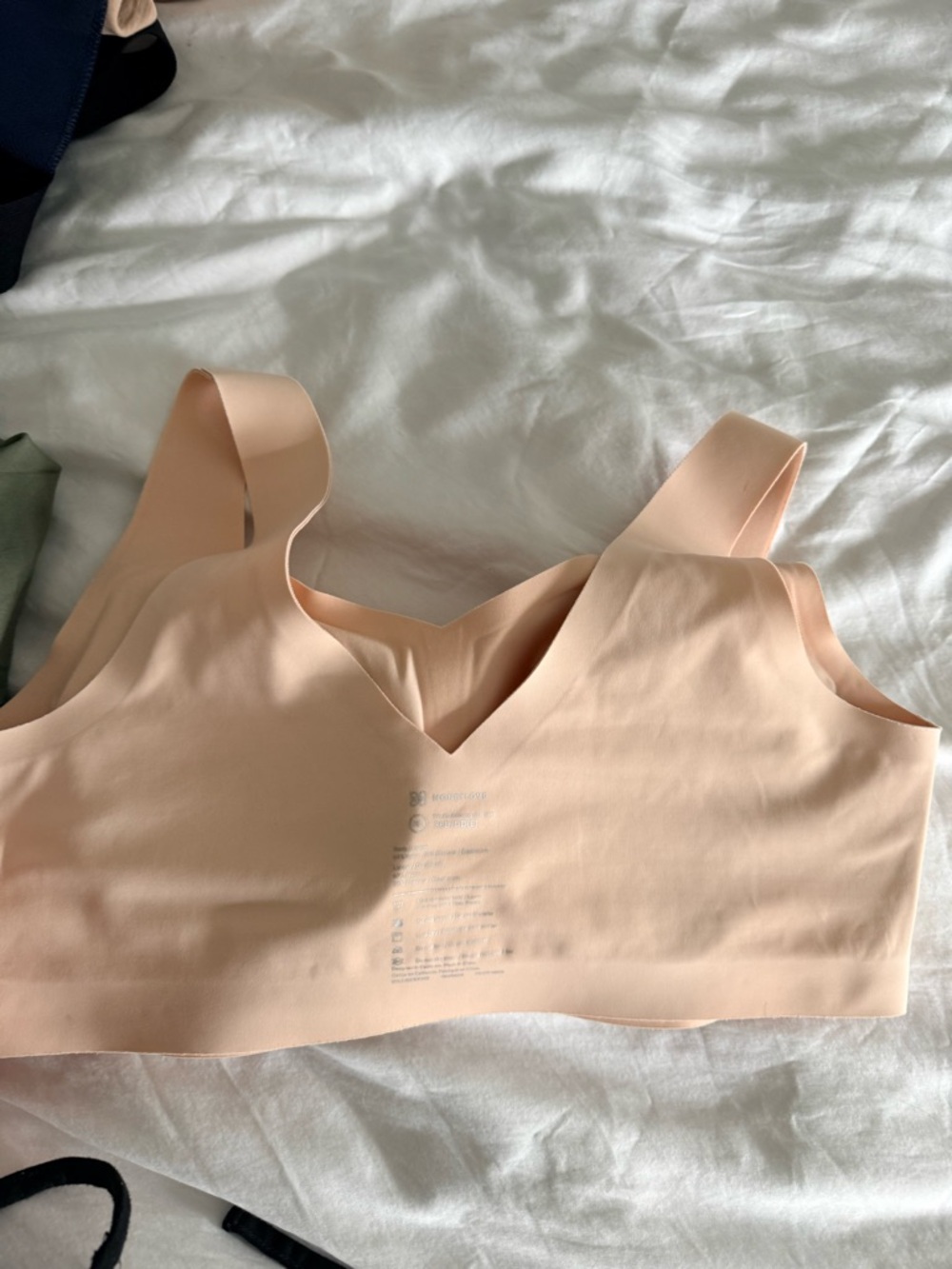 Honeylove Seamless V-Neck Bralette in Nude Peach